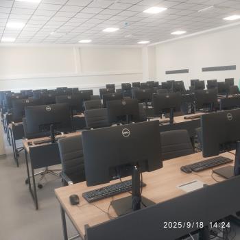TIP FAKÜLTESİ BİLGİSAYAR LABORATUVARLARI KURULUMU TAMAMLANDI.