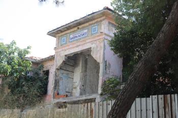 PERTEVNİYAL BANDIRMA HASTANESİ RESTORASYON ÇALIŞMALARI DEVAM EDİYOR